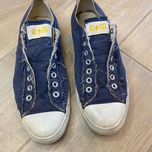 Men’s laceless blue converse